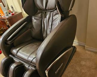 like-new Cozzia EC-670 message chair