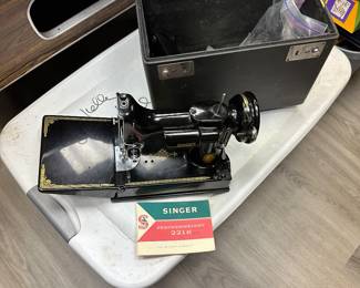 Feather weight 221k sewing machine
