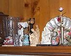 Mantle w/ Seth Thomas clock w / original box, wood sailors, etc...