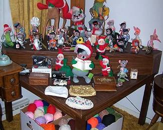 Corner table, Annalee dolls, sample of yarn