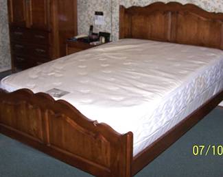 Full size bed