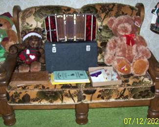 Oak furniture Love seat, Concertina