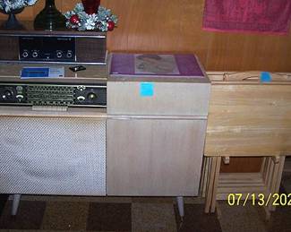 Braun console radio / RP, dinner trays, Panasonic MCM radio