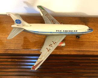 VINTAGE PAM AM BOING 747 PLANE.