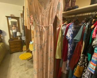 MORE CLOTHING BACK TO SCHOOL