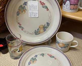 Corelle, service for 8