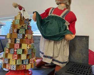 Vintage Anna Lee doll (large), Block Chroistmas tree