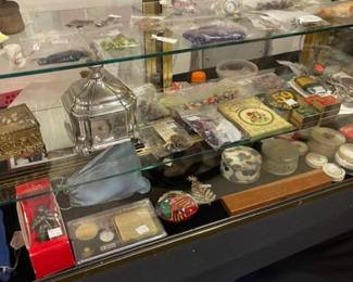 Showcases filled with great small items