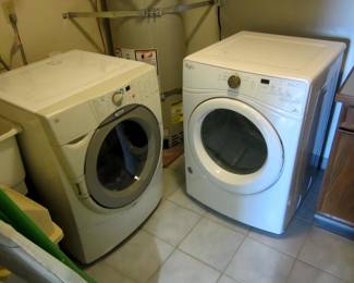 NEWER WHIRLPOOL WASHER/DRYER SET 