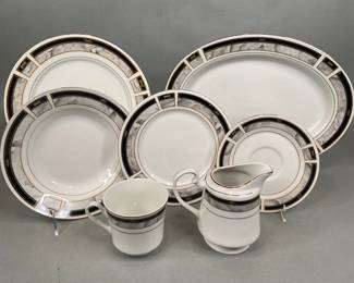 Majesty Fine China Bellvue 41 Piece Partial Dinner Service, Porcelain
