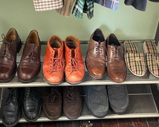 Men's shoes sizes 8 to 9