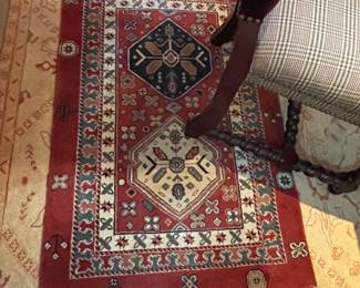 Small oriental throw rug, 5/5