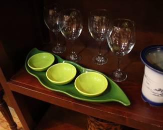 Harry and David 3 Peas in a Pod serving plate and dipping bowls sauce set