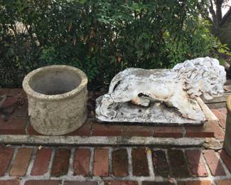 Beautiful lion accent piece for your yard