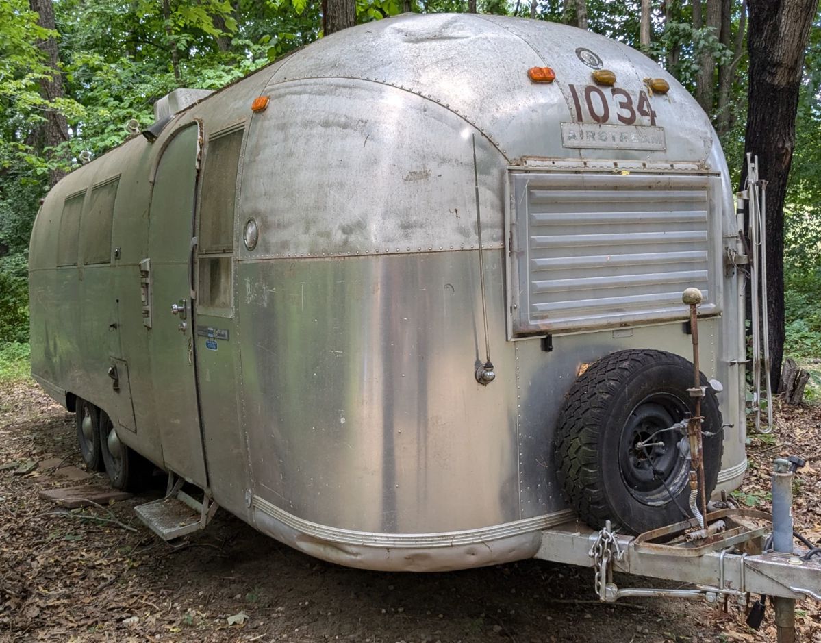 Lot 1: 1966 Airstream Overlander Land Yacht travel trailer, electrical system needs repair; VIN J0266858; clean title