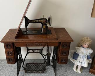 Vintage Singer Sewing Machine