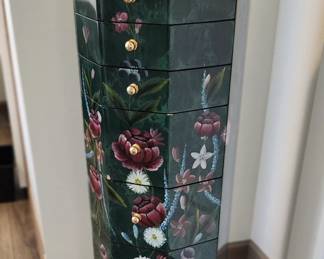 Asian octagonal lacquered chest. 