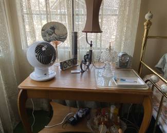 Fairy lamp, fans and end table