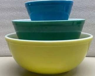 Vintage Pyrex Bowls