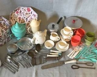 Vintage Childrens Dishes