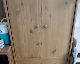 Storage cabinet