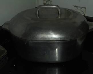 8 Qt Magnalite aluminum roaster w/lid