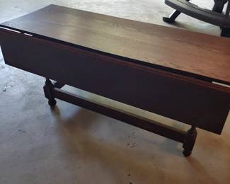 Short/ow double drop leaf wood table