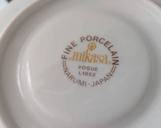 Place setting of 6 Mikasa 'Vogue' pattern