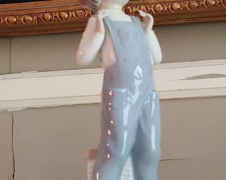 Lladro boy w/accordion