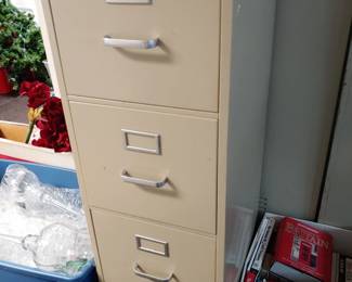4 drawer metal file cabinet