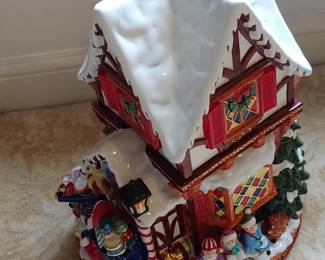 Large ceramic house w/Santa/reindeer/carolers