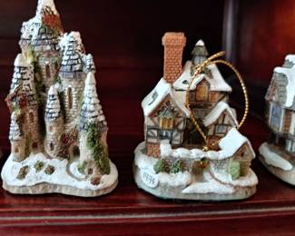David Winter Miniatures: Fairytale Castle / The Scrooge Family House