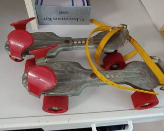 Old fashion metal skates