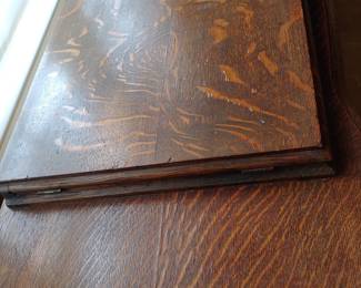 White rotary sewing machine in quarter sawn oak cabinet w/6 drawers