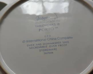 Place setting of 12 International Table Works 'Porto'