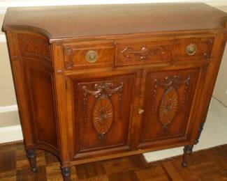 Antique mahogany sideboard w/dovetail construction