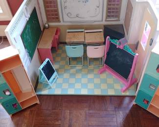 American Girl school house w/furniture
