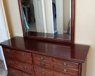 6 drawer dresser w/mirror