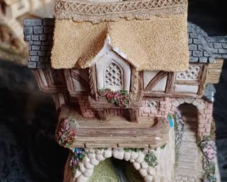 British collection: David Winter: Whisper's Cottage 1994