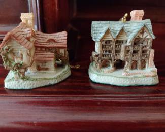 David Winter Miniatures: Tom Fool's Cottage / The Grange