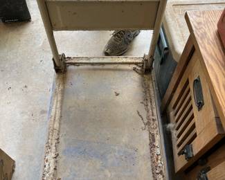 Folding rolling cart. little rough , but works good