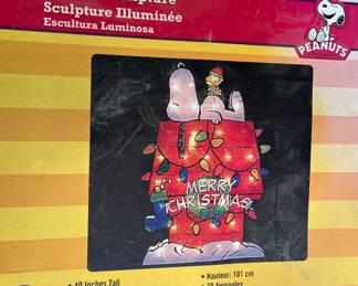 snoopy lighted sculpture appears to be new