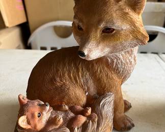 Fox and kit resin decoration. 