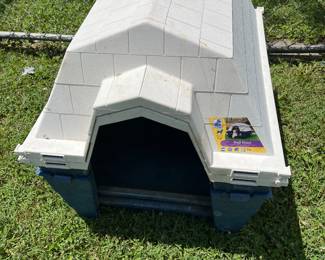 Dog house. There are two. 