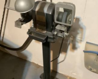 Floor standing grinder/sander