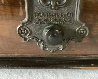 One brand/mark on outside of radio