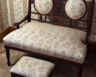Gorgeous antique Settee with matching foot stool in excellent condition