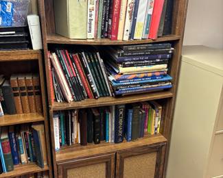 Books / book shelves 