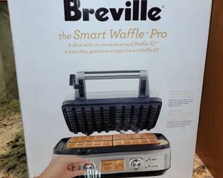 Breville Smart Waffle Pro 4-Slice Waffle Maker (Model BWM640XL)