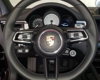 2023 Porsche Macan Steering wheel